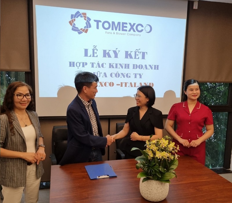 Kí kết hợp tác kinh doanh giữa Tomexco và ITALAND